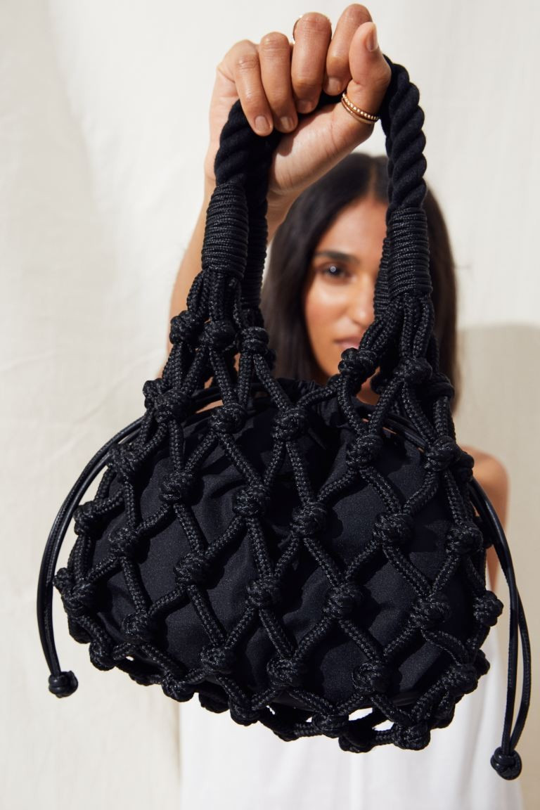 Small string pouch bag | H&M (UK, MY, IN, SG, PH, TW, HK)