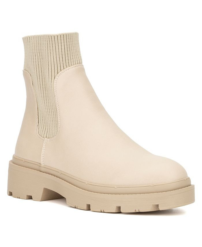 Olivia Miller Women's Saphira Pull-On Sock Lug Sole Booties & Reviews - Booties - Shoes - Macy's | Macys (US)