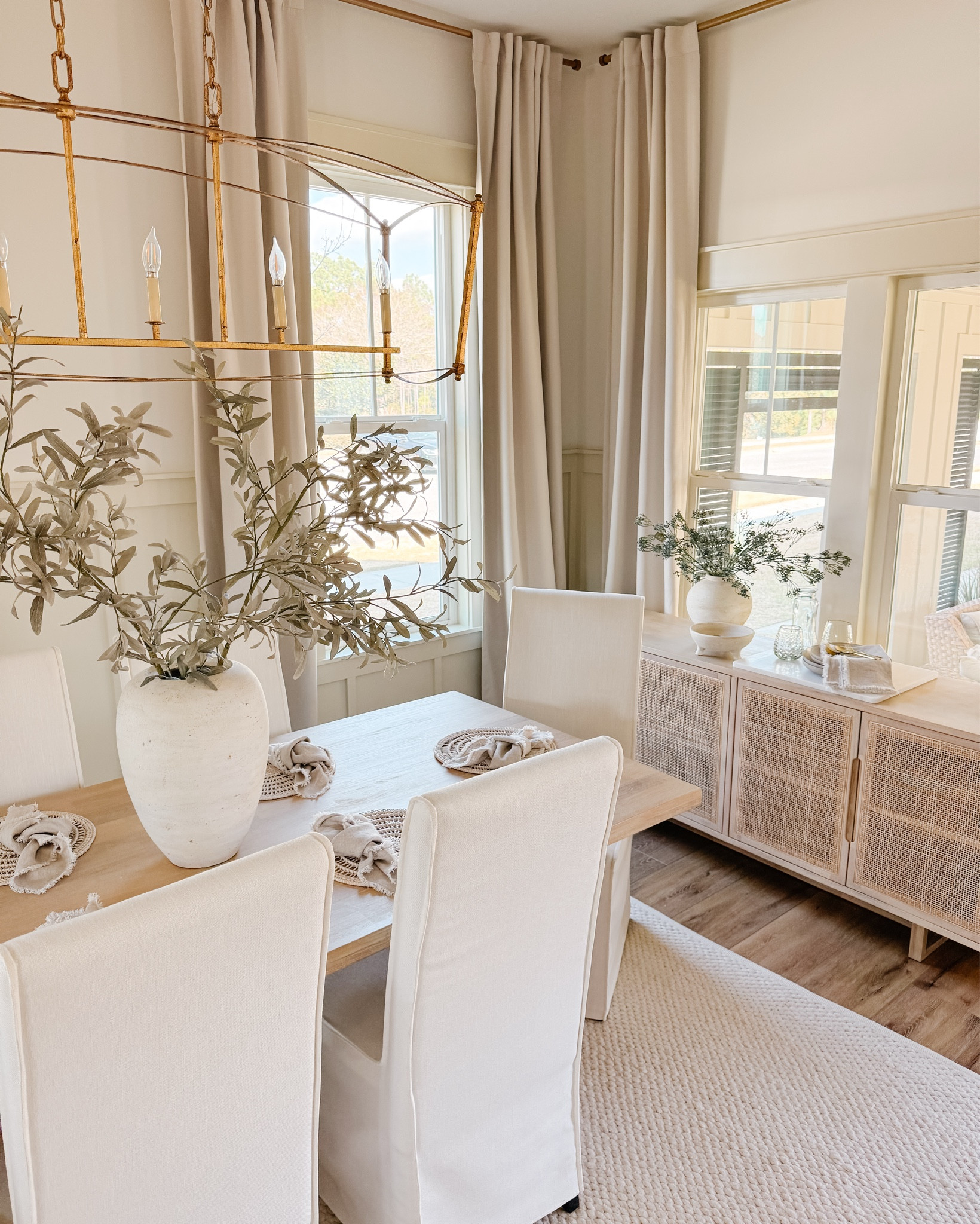 A little spring corner #amazon #wayfair #dining #table #sideboard 

#LTKSeasonal #LTKHome #LTKSaleAlert