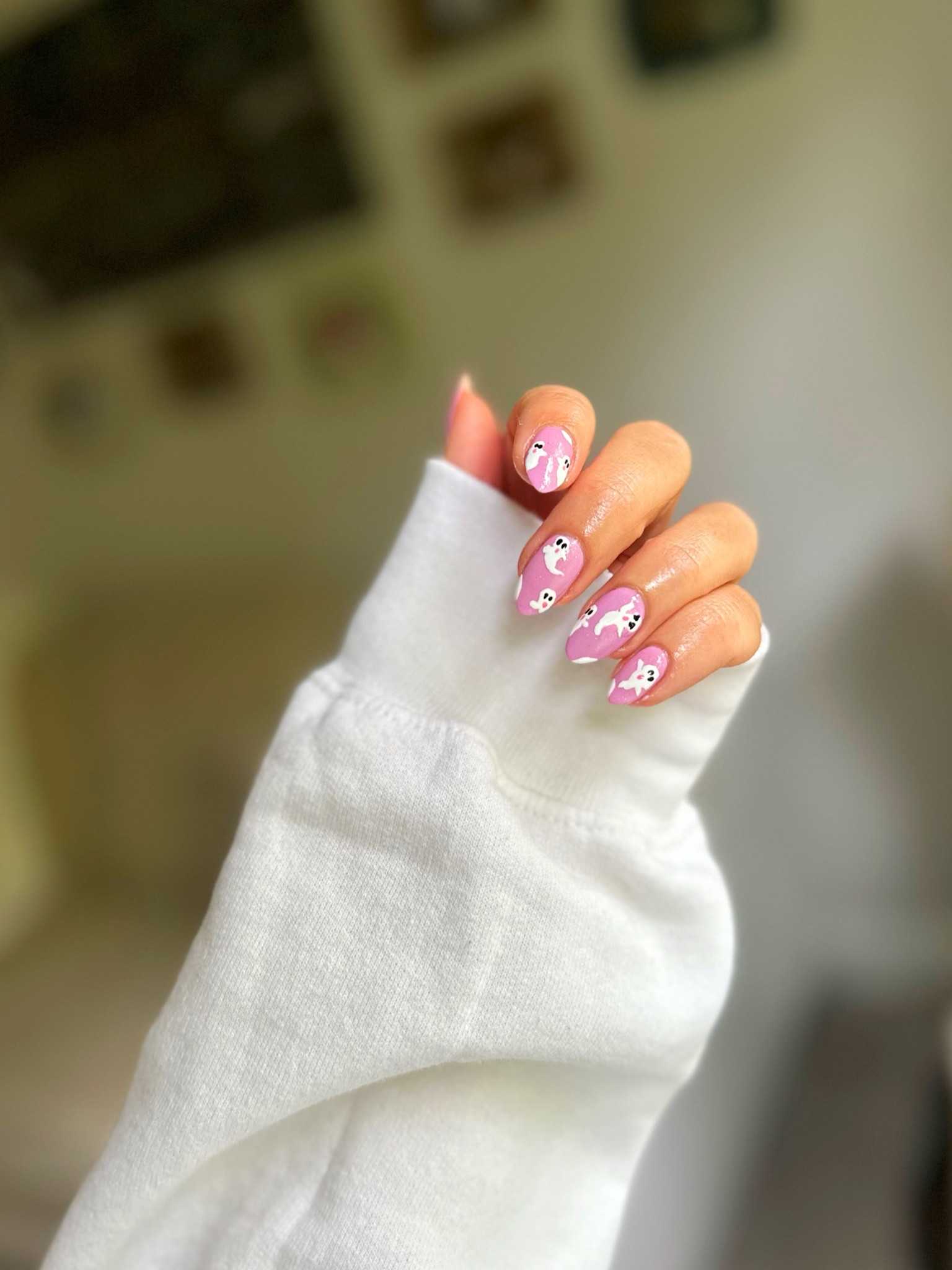 it’s never too early for ghouls night 💜🤍 👻 

#LTKSeasonal #LTKbeauty