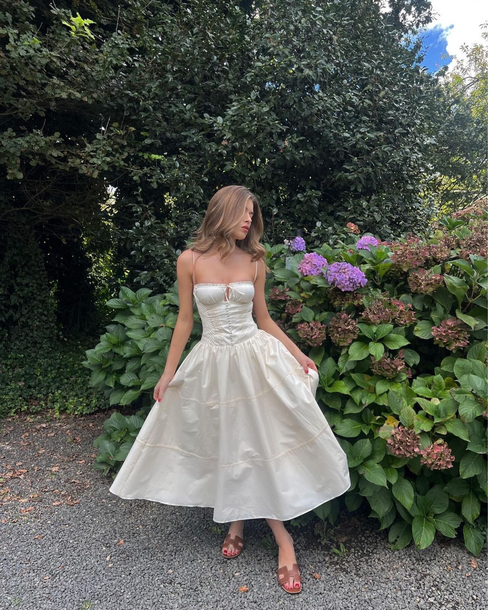 Discover pure beauty with this stunning white long princess dress – a must-have for your fairytale moments. ✨👸🏼

#LTKU #LTKBeauty #LTKStyleTip