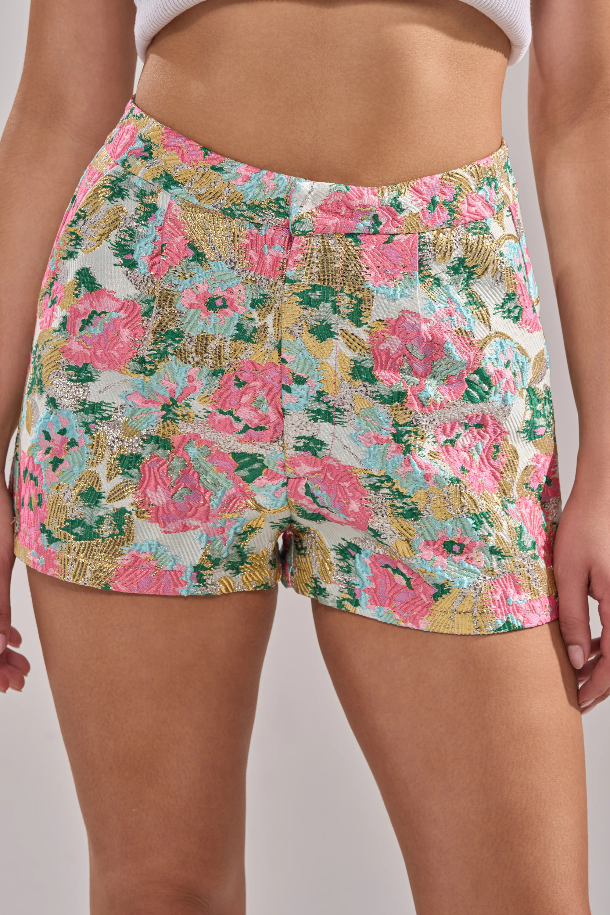 TEA TIME FLORAL BROCADE SHORT | AKIRA