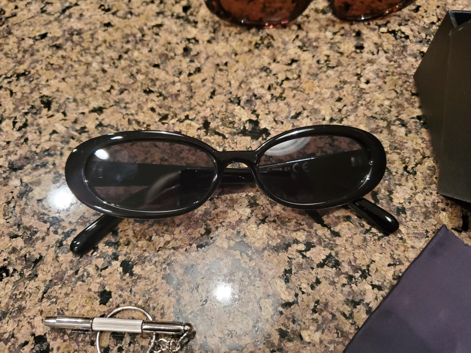 Retro Oval Sunglasses for Women Men Fashion Small Frame Sun Glasses 90s Style Driving Glasses UV4... | Amazon (US)