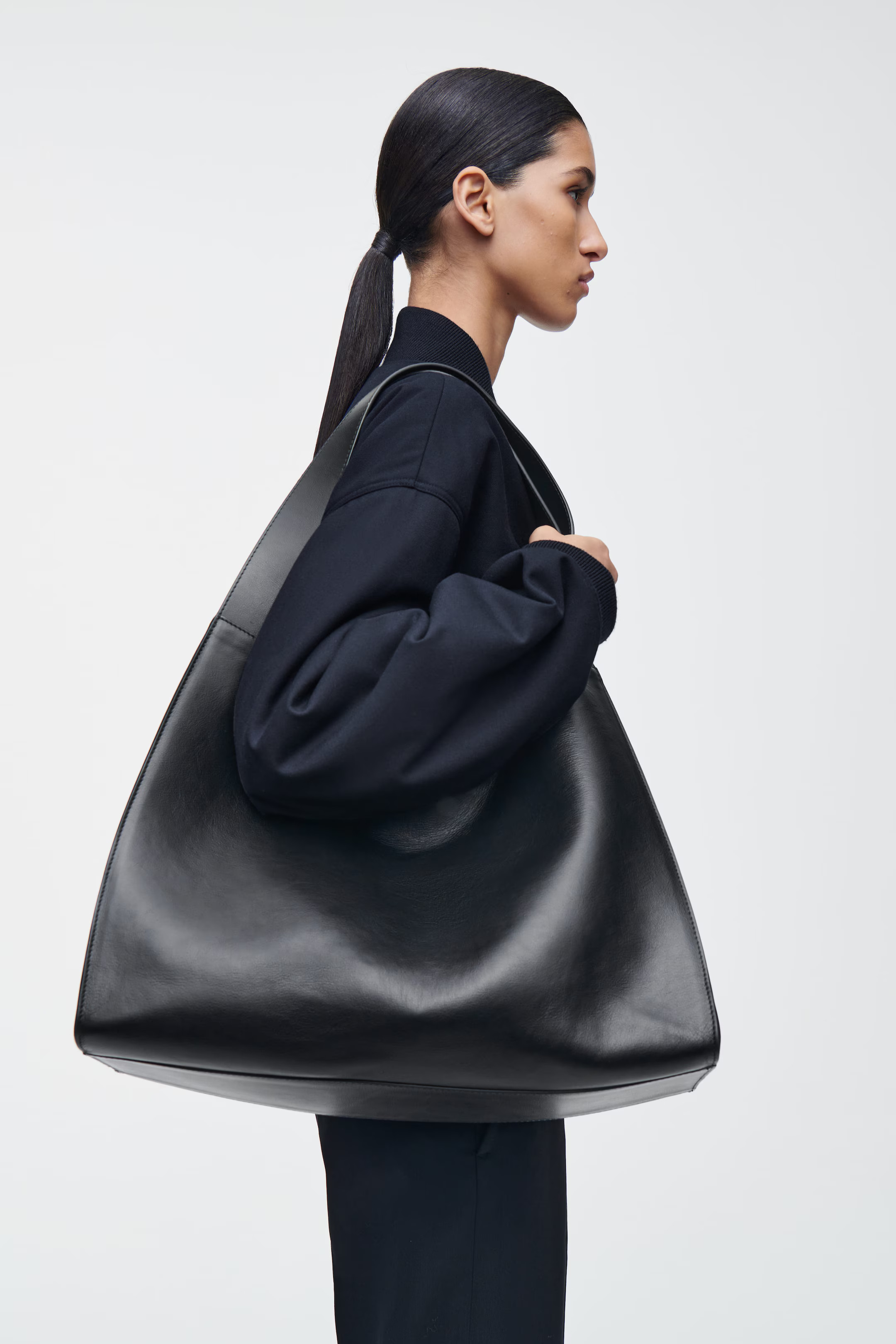 ALCOVE TOTE BAG - LEATHER - BLACK | COS UK