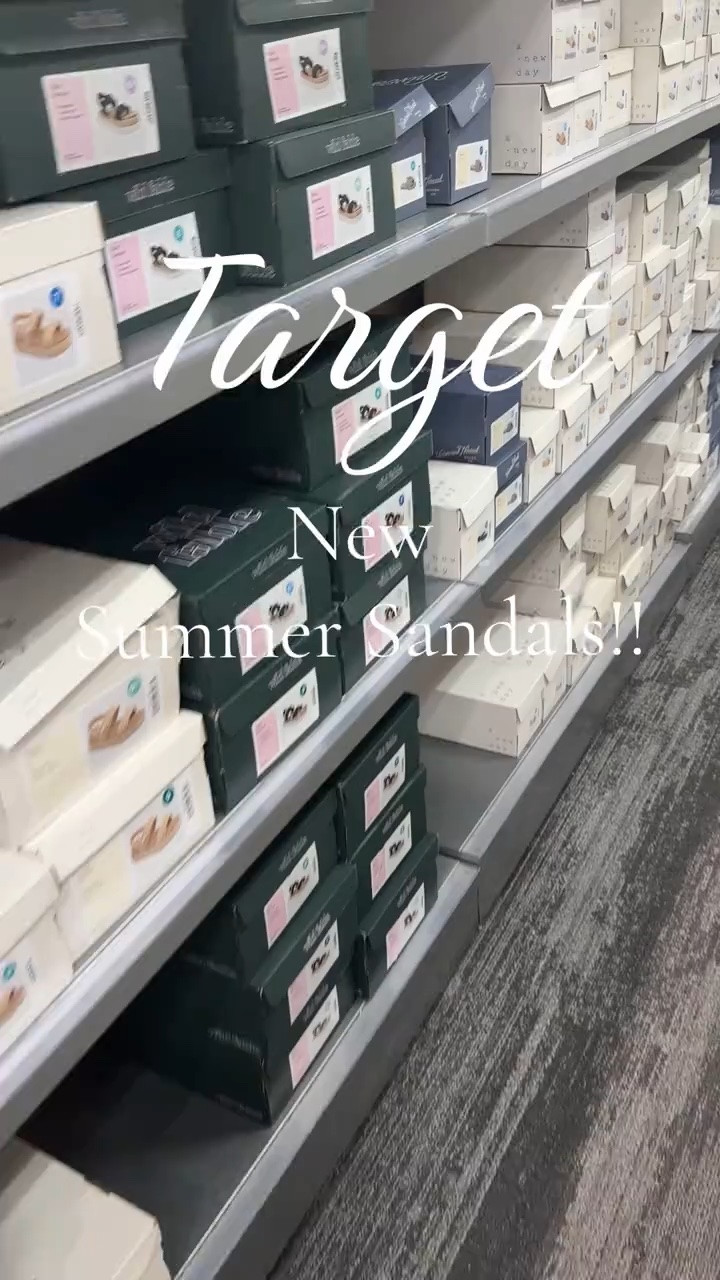 Target summer sandals are SO good this year ☀️ Affordable, comfortable, and perfect for pool days, beach trips, and summer vacations. Easy to throw on with swimsuits, dresses, or casual outfits — and they look way more expensive than they are.

@target #targetfinds #targetstyle #targetsandals