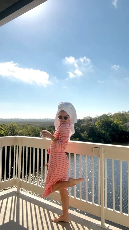 Pink & orange stripe pajamas for Sea Island! Loving the new Lake collection! Wearing an XS in the robe 💕🍑
