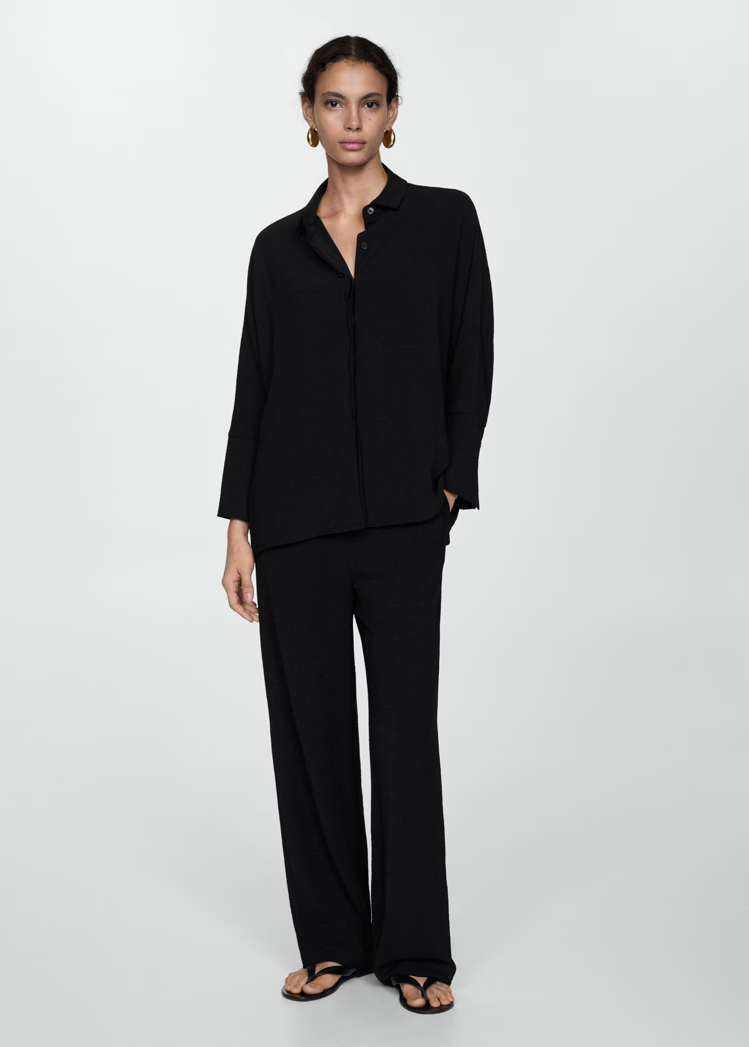 Strukturierte, fließende Hose - Damen | MANGO Deutschland | MANGO (DE)