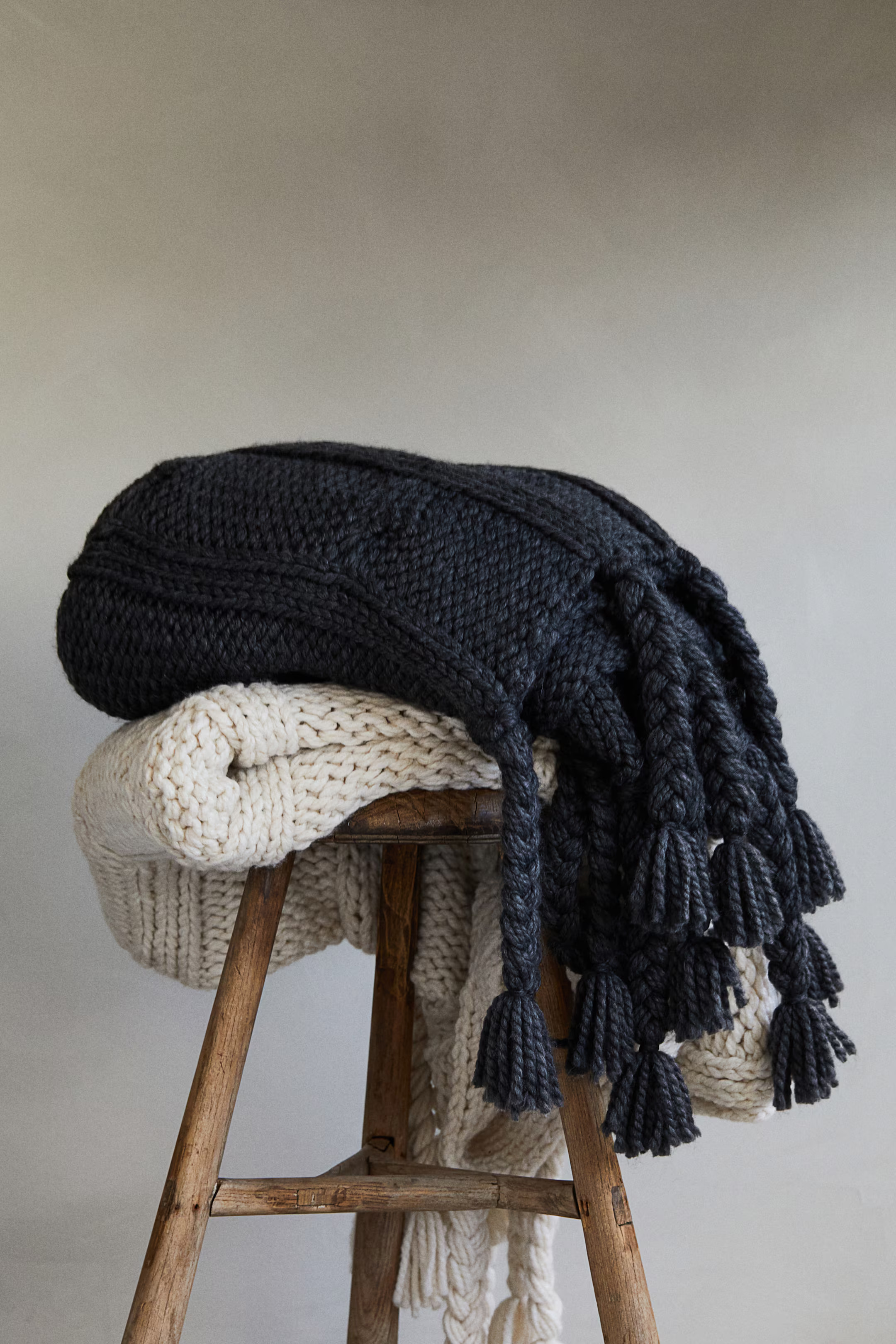 Dark gray | H&M (US + CA)