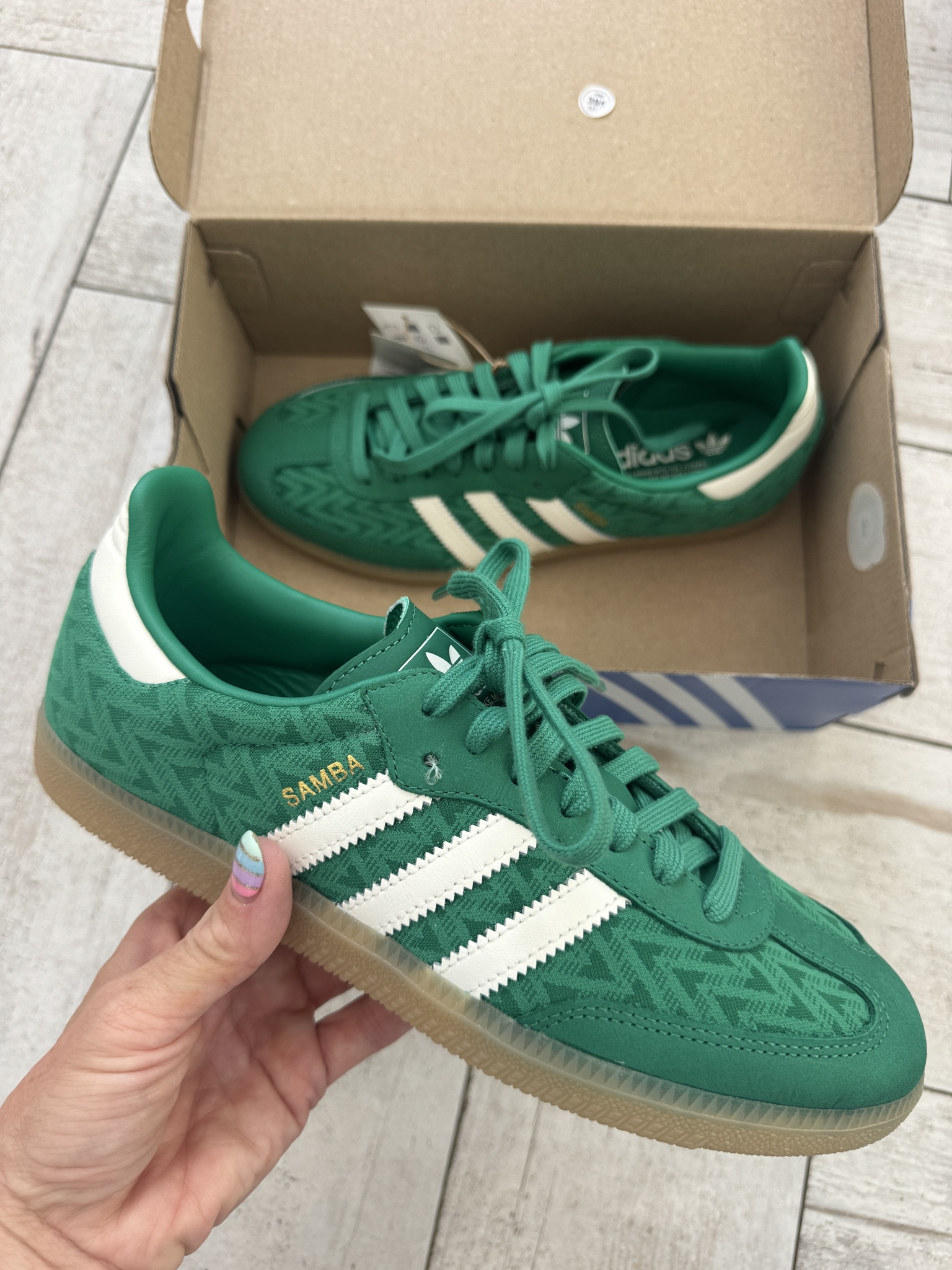 My new sneaker purchase for spring!  
I’ve been wanting these green and white Adidas sambas for a while.  They are seriously the most comfortable sneakers I own.

#SpringSneakers #AdidasSneakers #Sambas #WomensSneakers

#LTKmomlife #LTKOver40 #LTKTravel