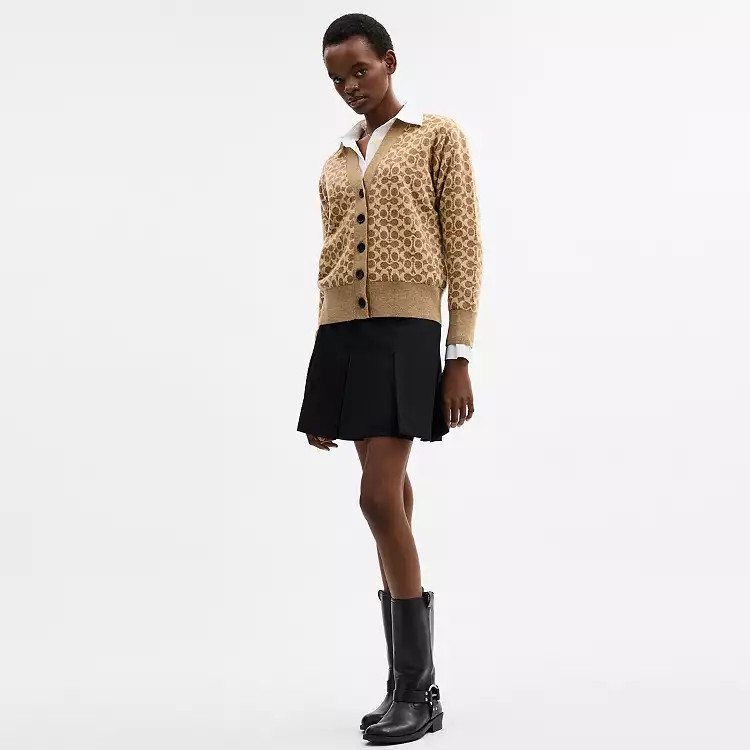 Runs true to size | Coach (US)