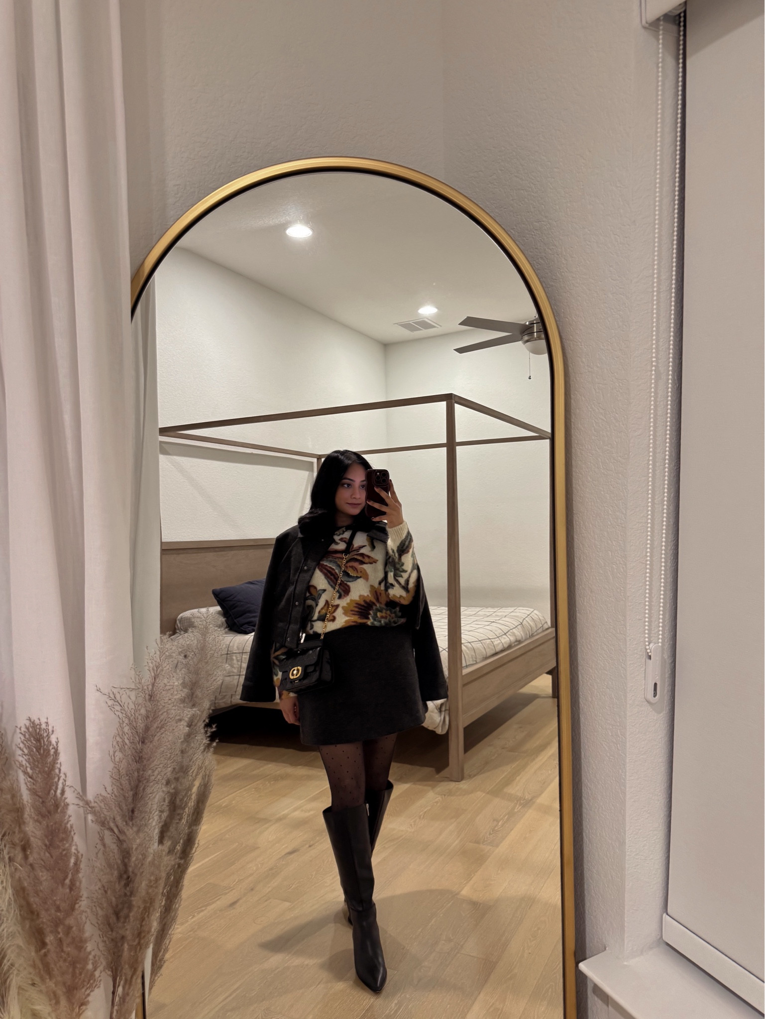 Winter outfit fashion 

#LTKSeasonal #LTKStyleTip #LTKParties