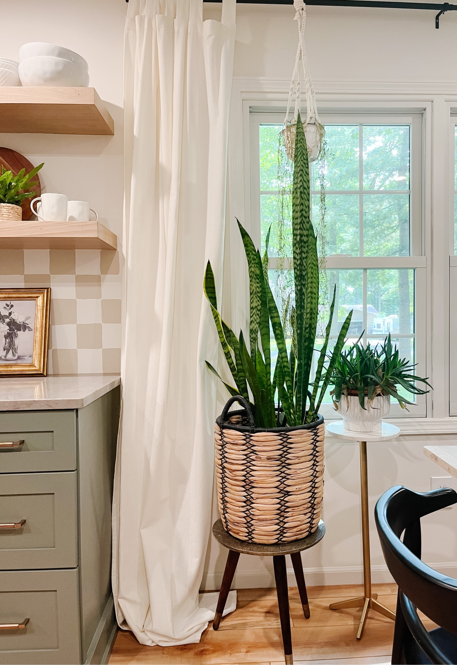 Decorative plant display corner

#LTKFind #LTKhome