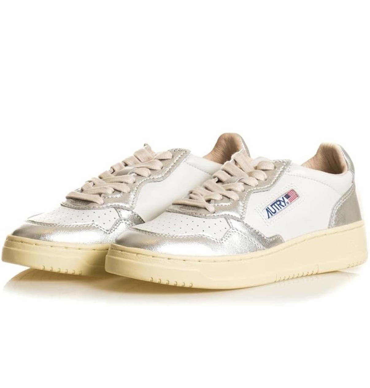 Spring sneakers 😍❤️ perfect for travel, work, everyday, you name it  

#LTKTravel #LTKShoeCrush #LTKStyleTip