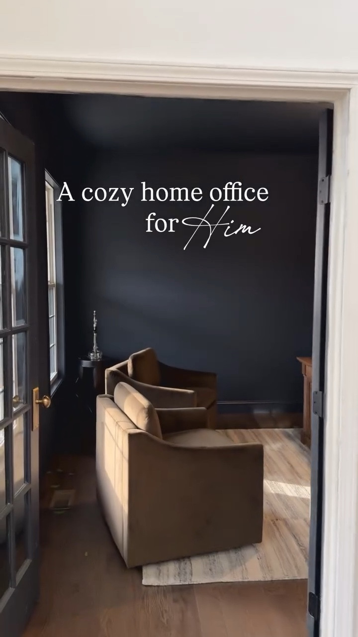 Not even close to being complete, we have so many fun projects planned for in here, but it’s off to a great start 🤌🏻. Amazing a moody paint color can do when paired with the perfect masculine rug for this office! Our new Rae Rug in stone/ivory from @loloirugs is on sale for President’s Day. Comment below and I’ll send you the link!
@magnolia @joannagaines #joannagainesxloloi