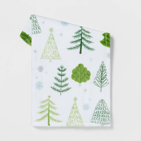 Christmas Tree Printed Plush Throw Blanket Cream/Green - Wondershop™ | Target