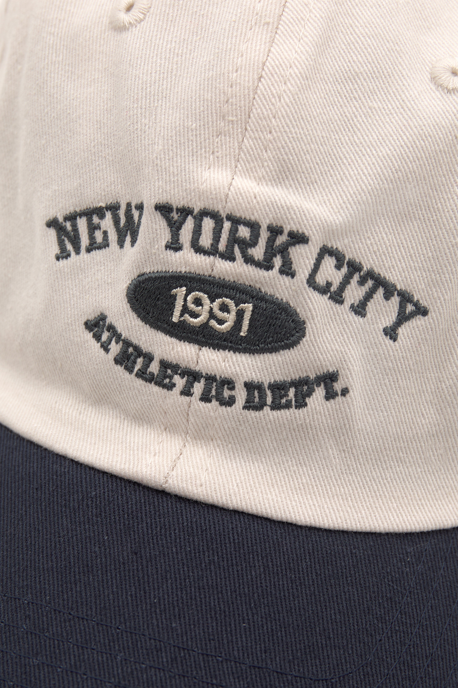Two-tone New York cap | PULL and BEAR UK