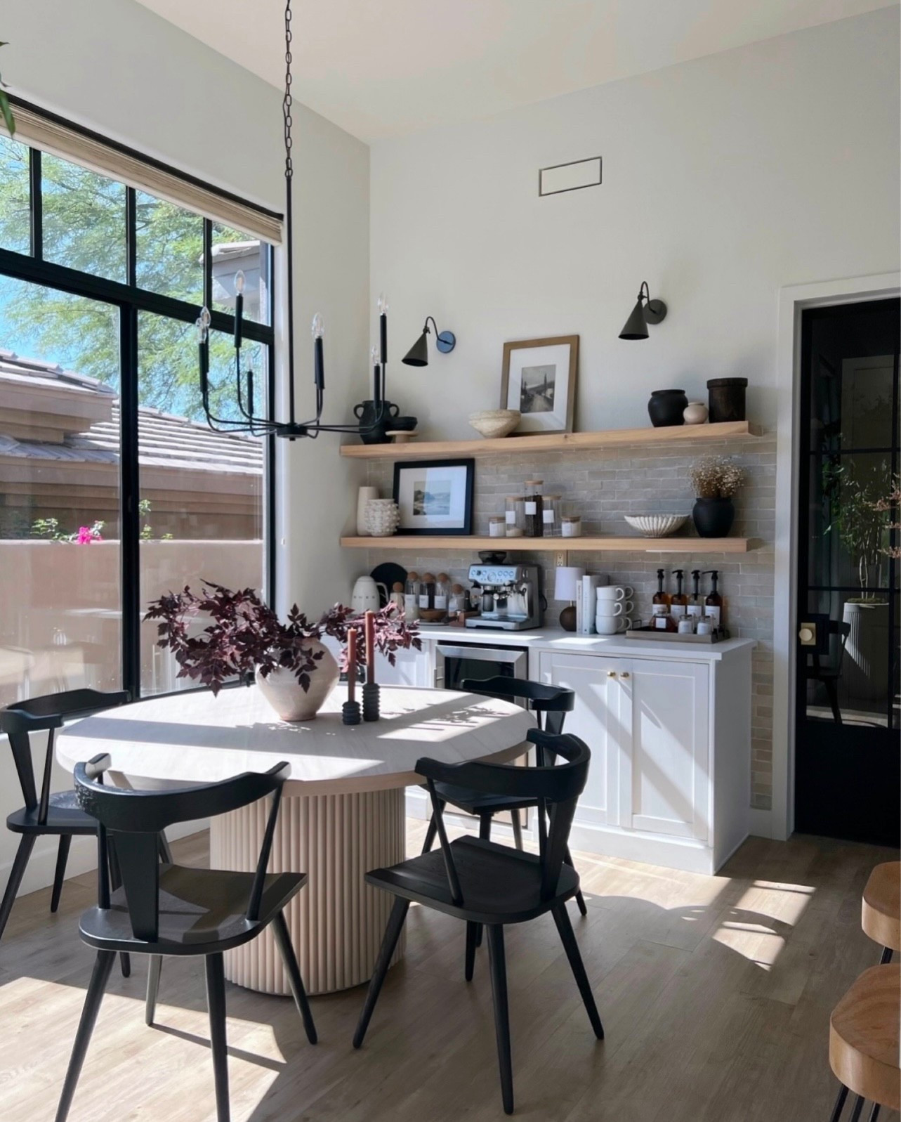 One of my favorite spaces in my home. We use this daily 🤍 #breakfastnook #nookroom #diningroom

#LTKHome