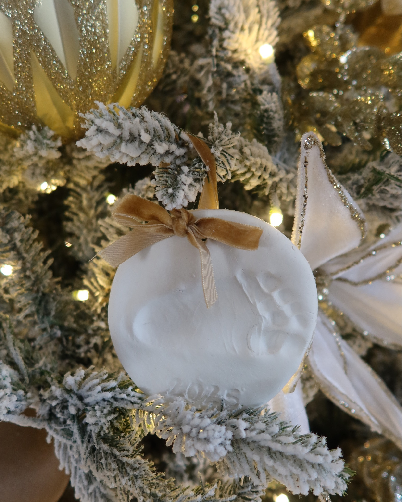 Baby imprint ornament kit 🤍 #babysfirstchristmas