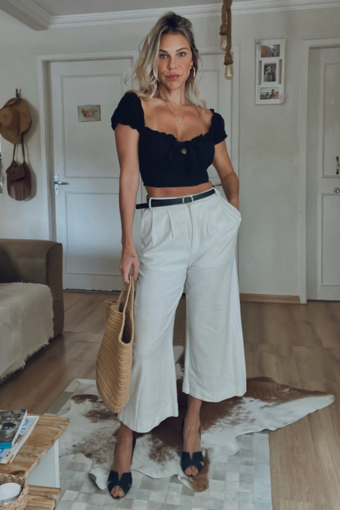 Esse look está super feminino! Me inspirei nos looks de verão das francesas  🖤 