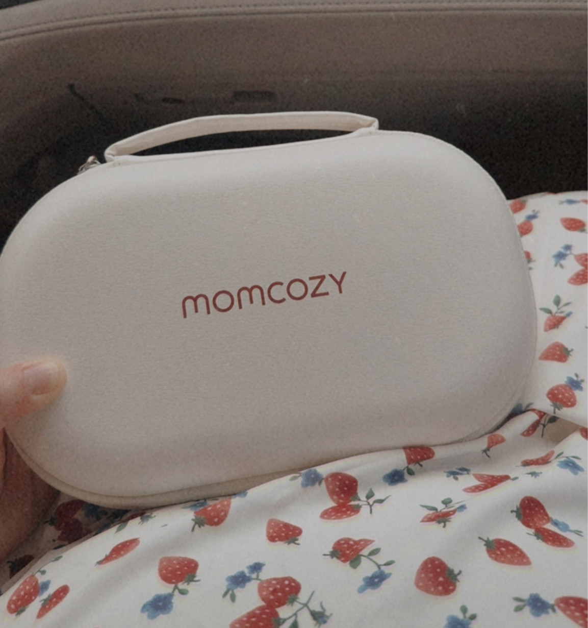These have helped me so much, especially when we are on the go.
#momcozy