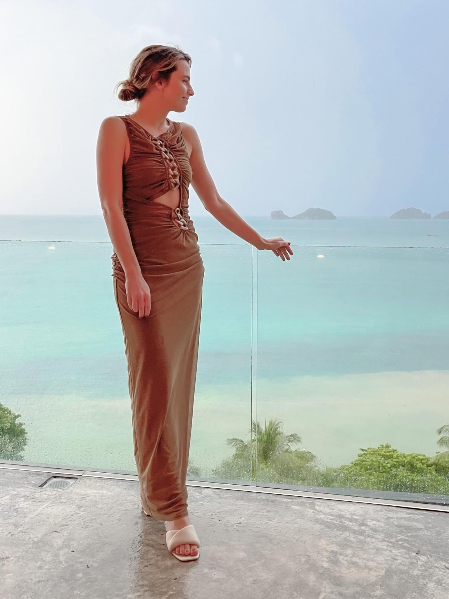 this dresssss!!! it’s so perfect for an island vacation. it’s a little sheer so I wear hippies under it. 

#LTKSeasonal #LTKstyletip #LTKtravel