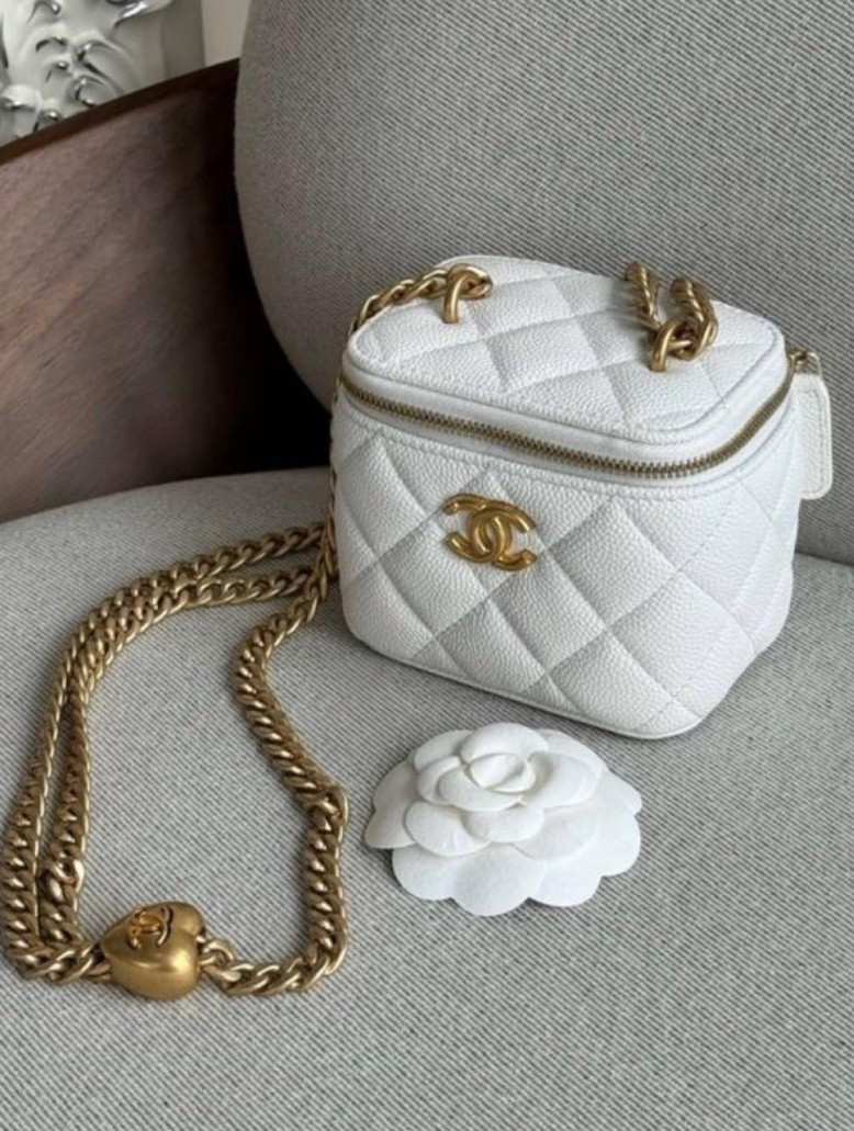 So elegant, amazing quality !!!

#LTKItBag #LTKBeauty #LTKGiftGuide