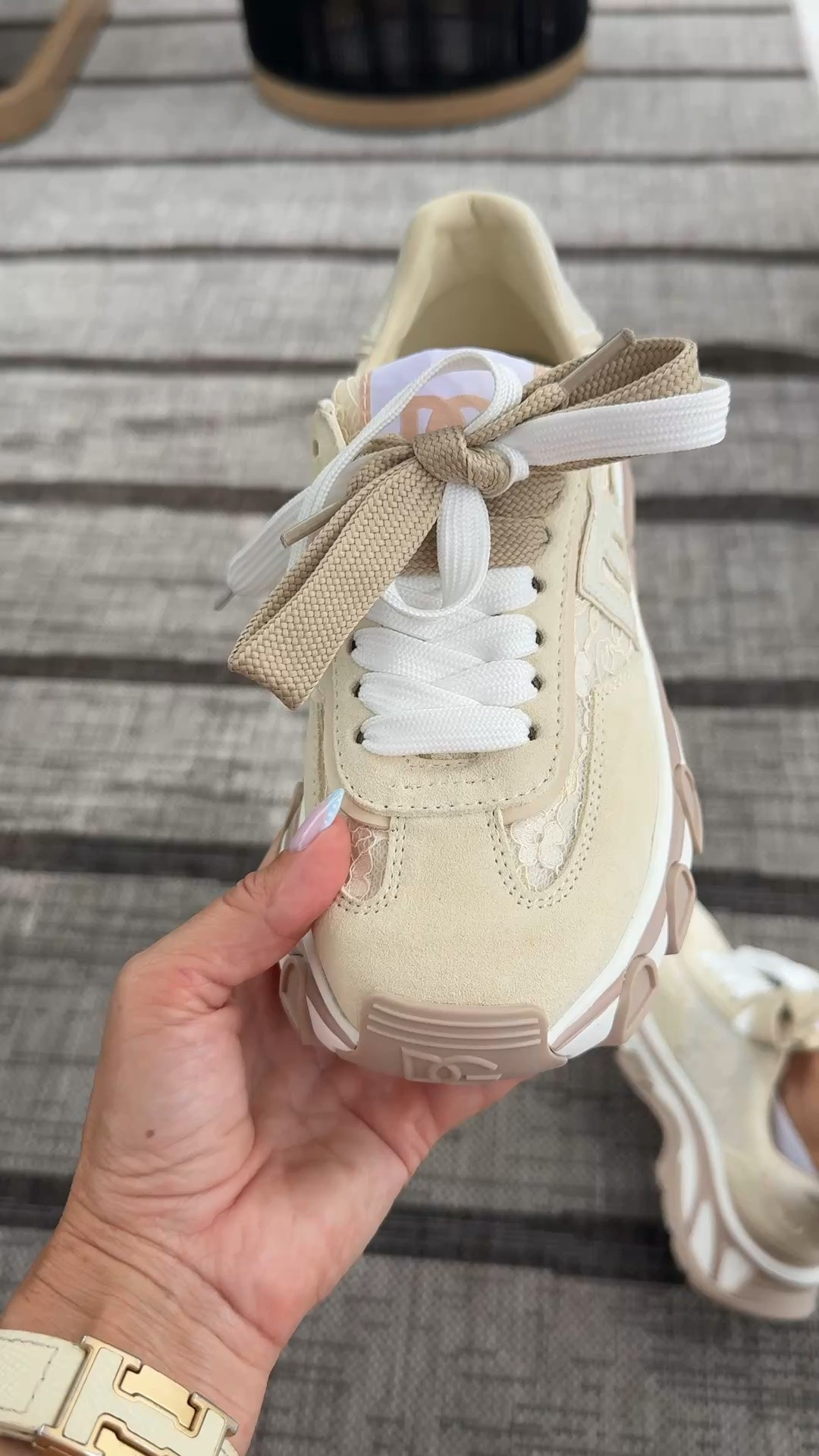 I know I’ll be wearing these nonstop this fall. 🍂

I’ve been looking for a neutral sneaker that works with leggings, jeans, dresses, and casual outfits, and these check every box. They’re comfortable from the first wear and true to size.

fall sneakers, neutral sneakers, casual outfit, comfortable walking shoes, Amazon fashion, everyday wardrobe, travel shoes, airport outfit, women’s sneakers

#LTKootd #LTKgrwm #LTKActive