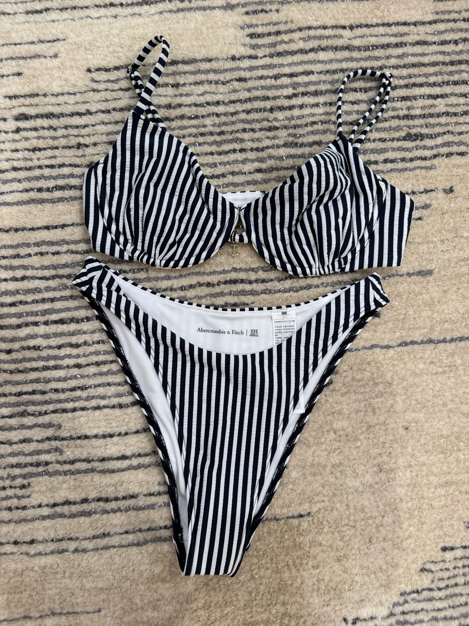 Cute nautical bikini size xxs bottoms s top vacation

#LTKSwim #LTKPetite
