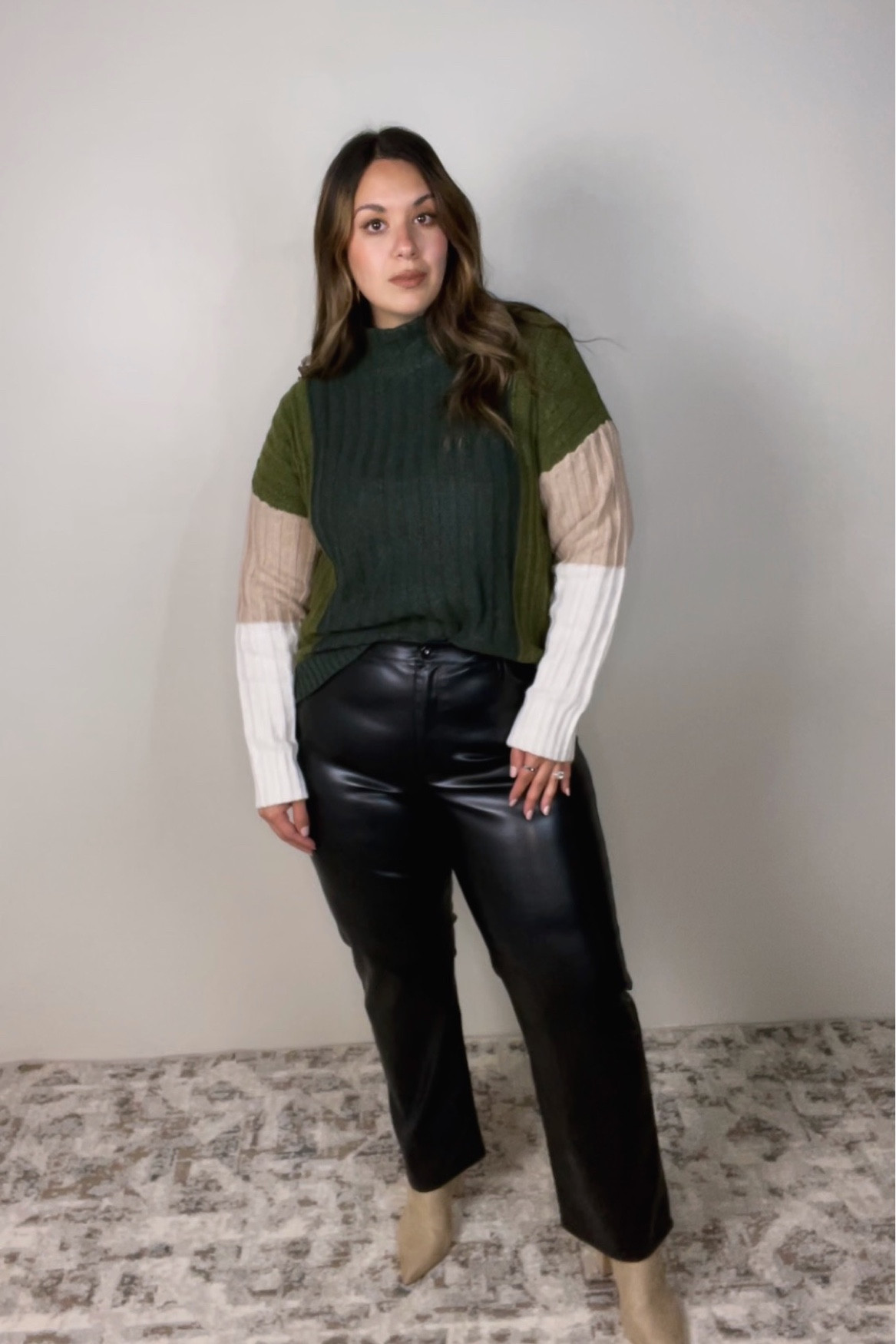 Just posted a Walmart haul on my YouTube channel! This beautiful $18 sweater was part of it! As well as a few other things linked on this post 💞


Walmart Fashion 
Walmart Fashion Finds 
Size 16 Fashion 
Size 16 
Green Sweater 
Sweaters 
Cozy Haul
Cozy Winter Finds


#LTKworkwear #LTKSeasonal #LTKcurves
