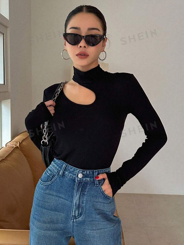 Dazy Star Cut Out Asymmetrical Neck Tee | SHEIN