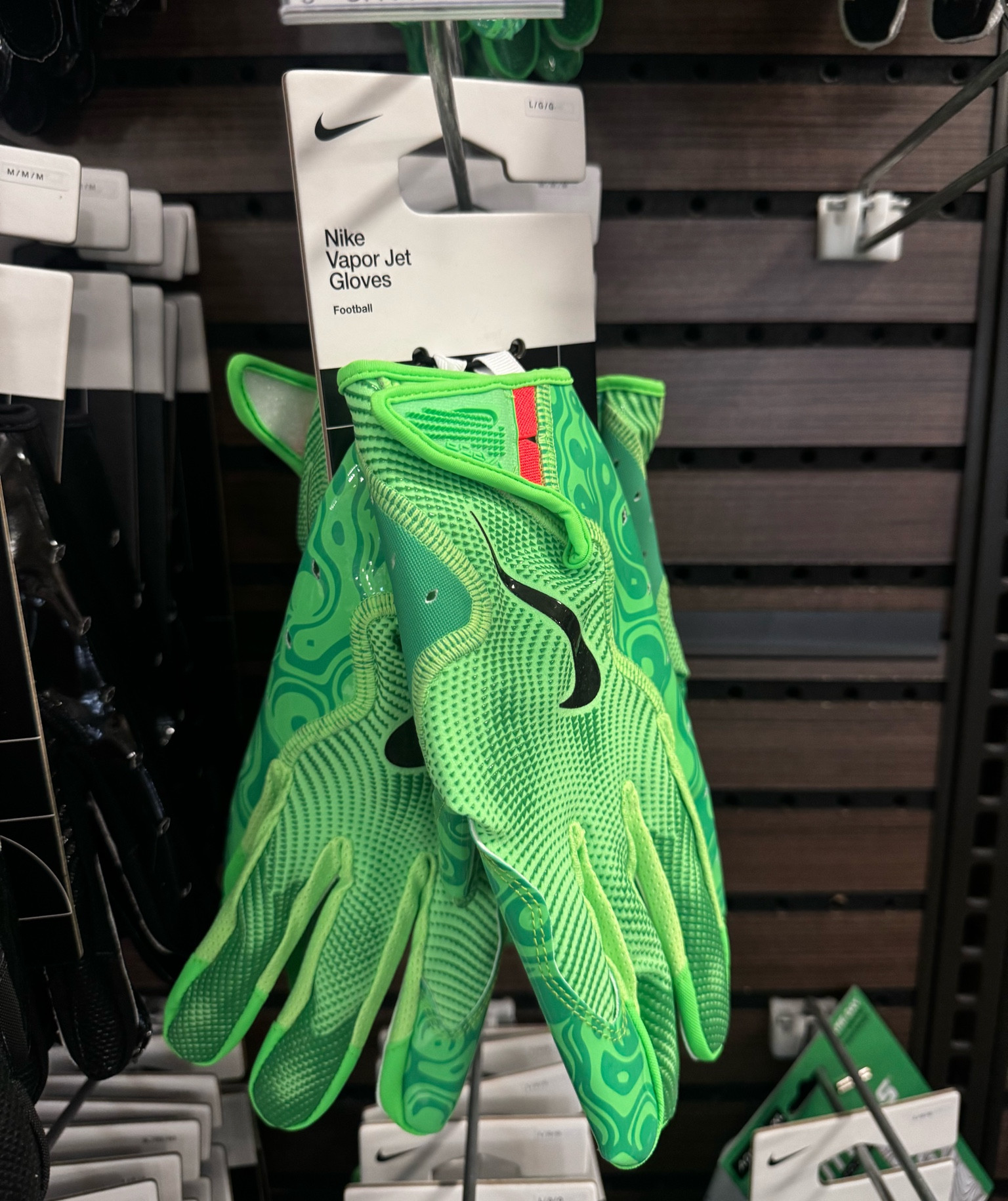 セール‼️NIKE VAPOR JET 8.0 ENERGY GREEN S Nike Youth Size M Vapor Jet 8.0 Energy Swag Green Football