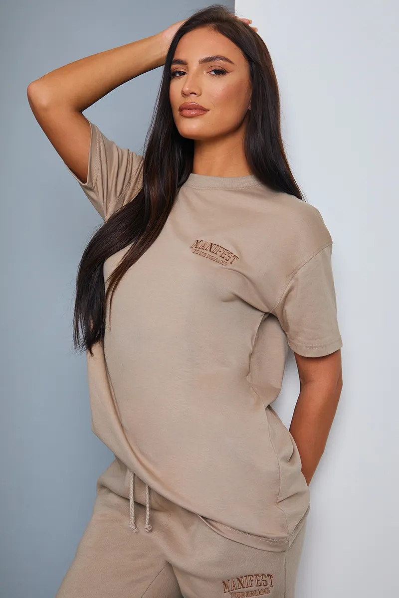 'Manifest Your Dreams' Slogan Oversized T-Shirt | In The Style (UK)