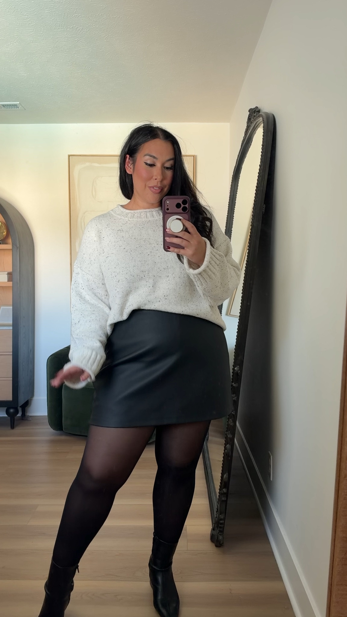 #abercrombiepartner trying on midsize fall outfits from @abercrombie as a size 14/16. Use code AFLTK for an extra 20% off 
Size large in tops and my true size 33 (size 16 in all jeans) or size xl

abercrombie, fall style, fall fashion, on sale, fall staples 

 #LTKSeasonal #LTKMidsize