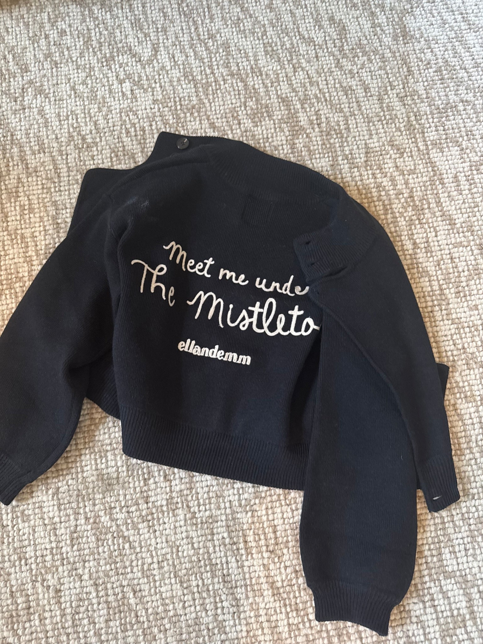 Ellandemm holiday cardigan ✨

#LTKFindsUnder100 #LTKHoliday #LTKCyberWeek