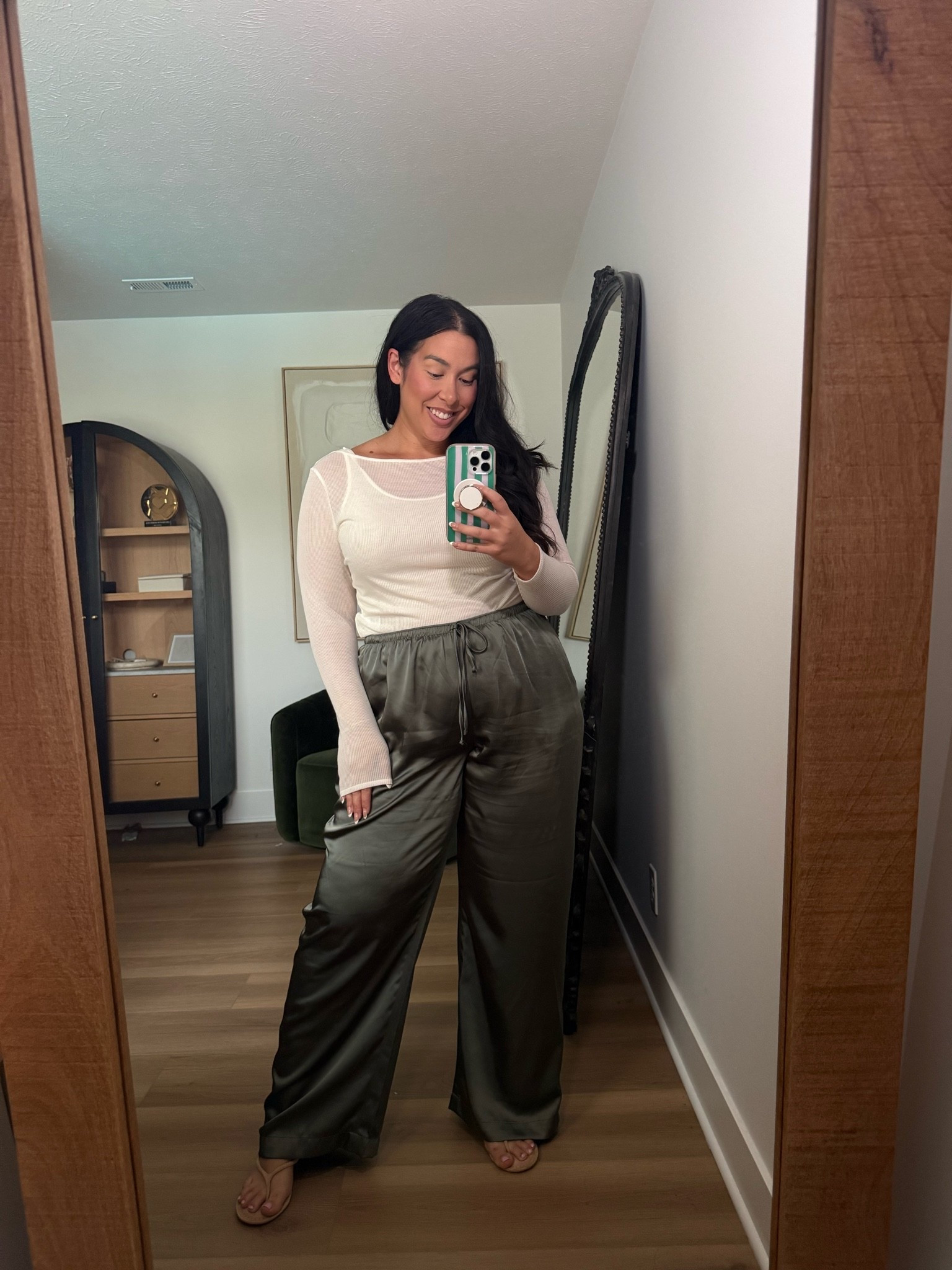 This outfit is the perfect fall elevated casual look! Wearing a size XL long for the pants and a size L on top! Midsize, midsize fashion, Abercrombie, fall, fall fashion

#LTKootd #LTKMidsize