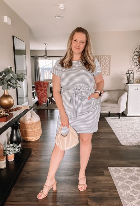 The best t-shirt dress on Amazon 🙌🏻 I’ve gotten so many compliments on this blue and white t shirt dress it’s insane. I’m also a huge fan of the neutral dumpling bag handbag and my neutral braided heels. All Amazon!

wedding guest dress / wedding guest outfit / neutral look / shirt dress / mini dress / cotton dress / spring dress / summer dress

#LTKitbag #LTKunder50 #LTKcurves