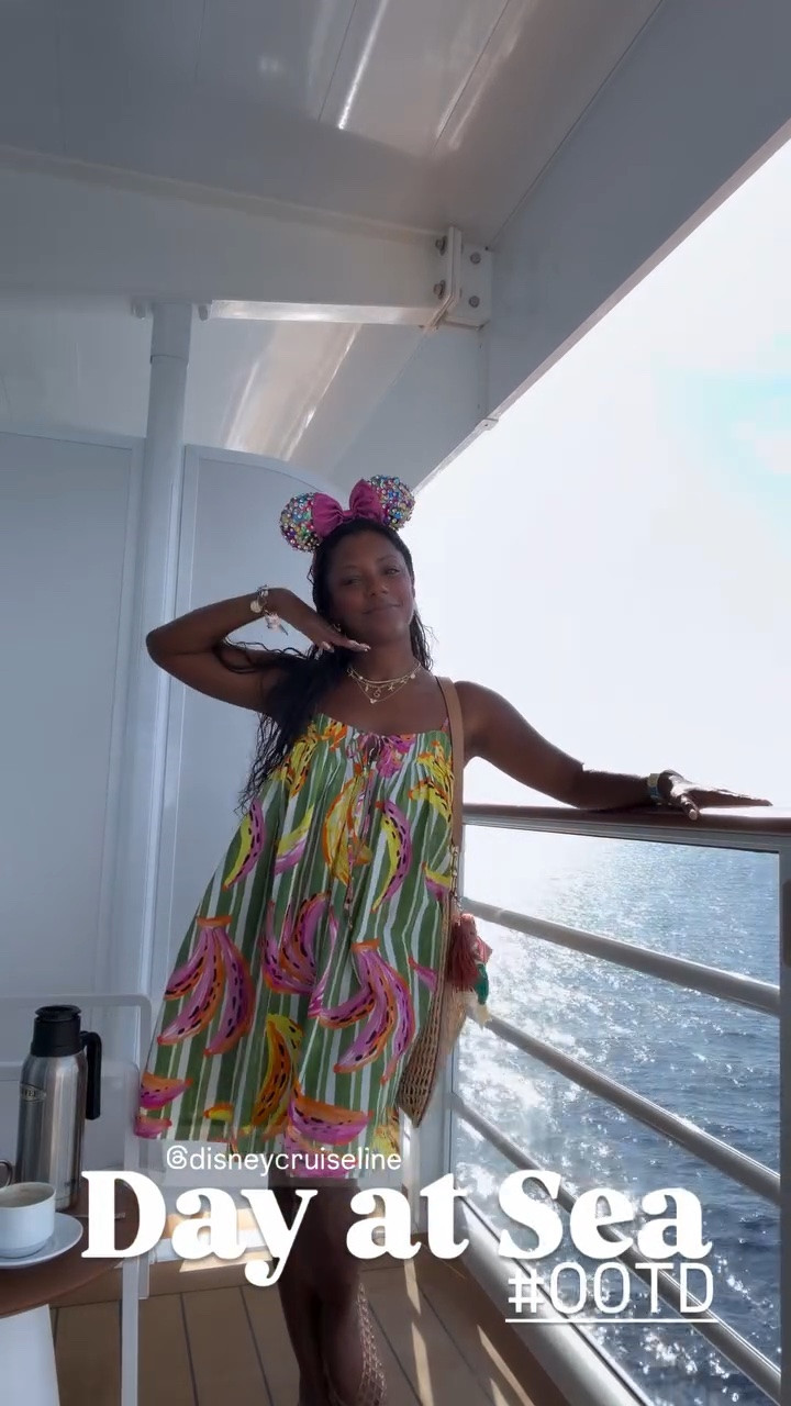Disney Cruse Day at Sea #OOTD