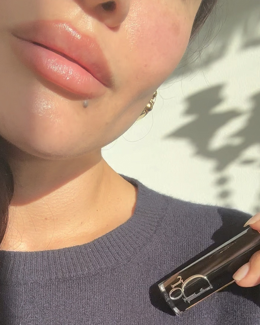 Dior Addict, natural color, long wear, perfect lip shine, lip liner 
Tip: line your lips, blur edges with your fingers then put on Dior addict. 

#LTKBeauty