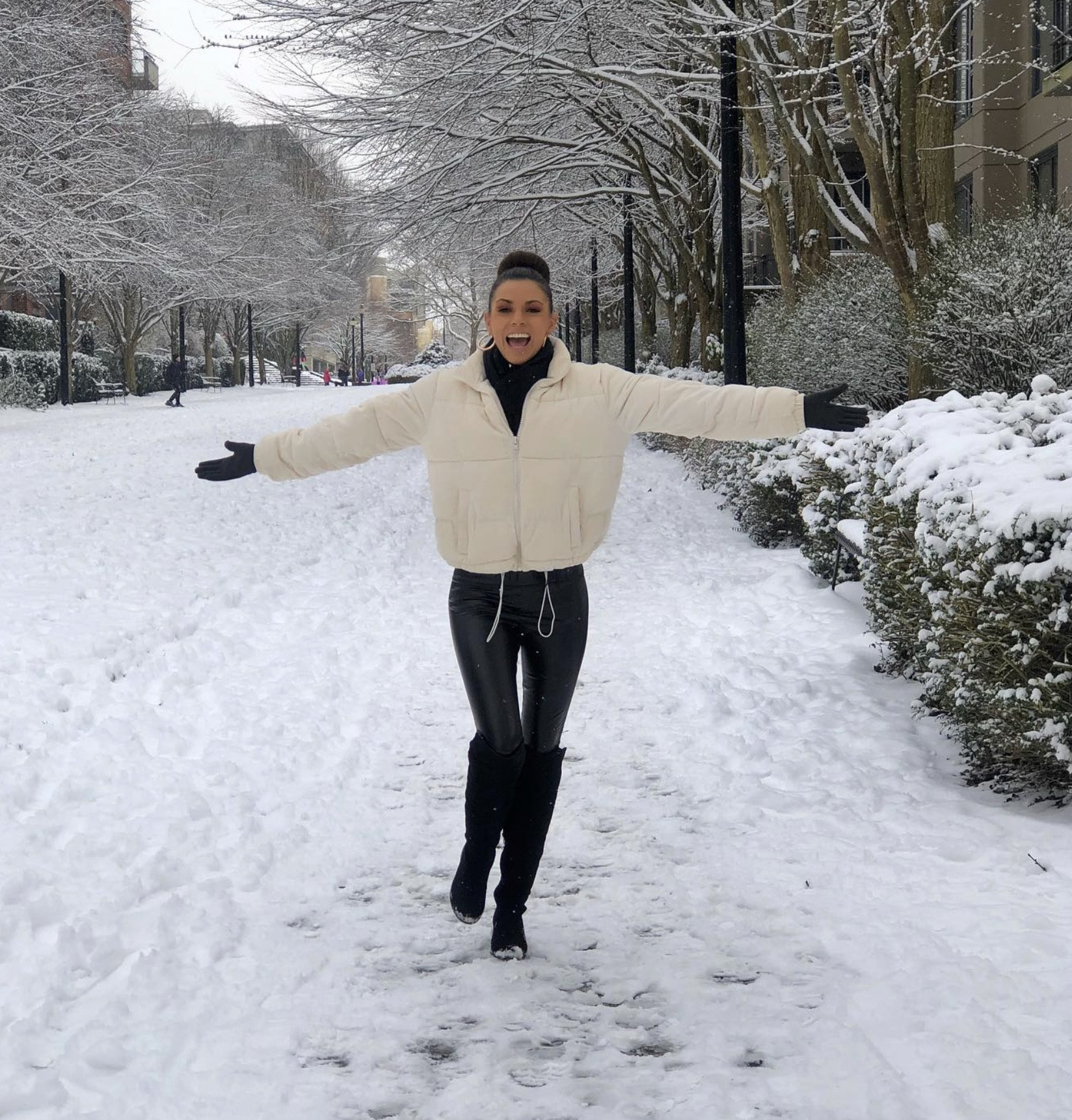 Staying cozy in the snow ☃️

Fashion for snow activities, winter fashion, winter essentials, snow essentials, snow glamour. 

#LTKSeasonal #LTKstyletip #LTKHoliday