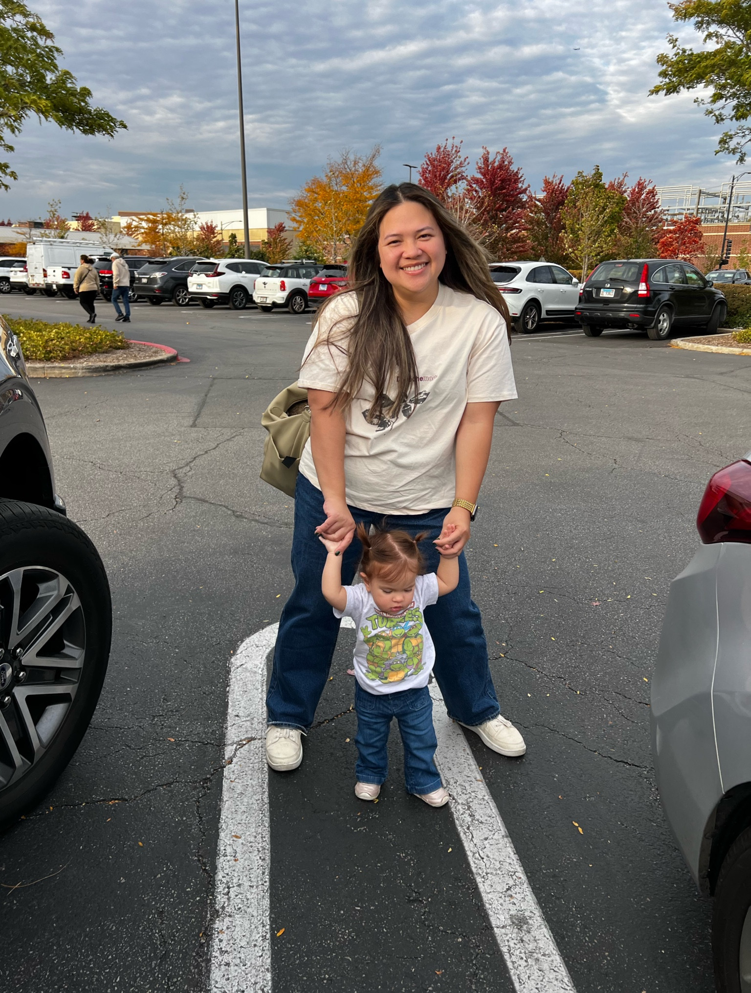 Casual toddler mama outfit for quick errands! #hm #abercrombie #target #catandjack #falloutfit #fallcasual #sahmmom #straightjeans #flareddenim #abercrombiedenim

#LTKKids #LTKMidsize #LTKFamily