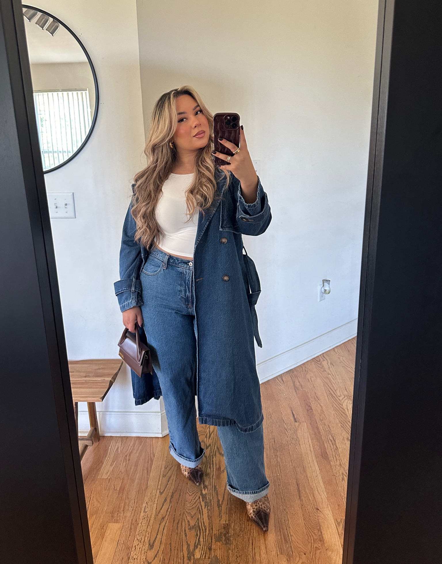 Dark denim is such a vibe for fall😍 sizing ⬇️ 

Jeans size 31 
Trench coat: M

#LTKStyleTip #LTKMidsize #LTKSeasonal