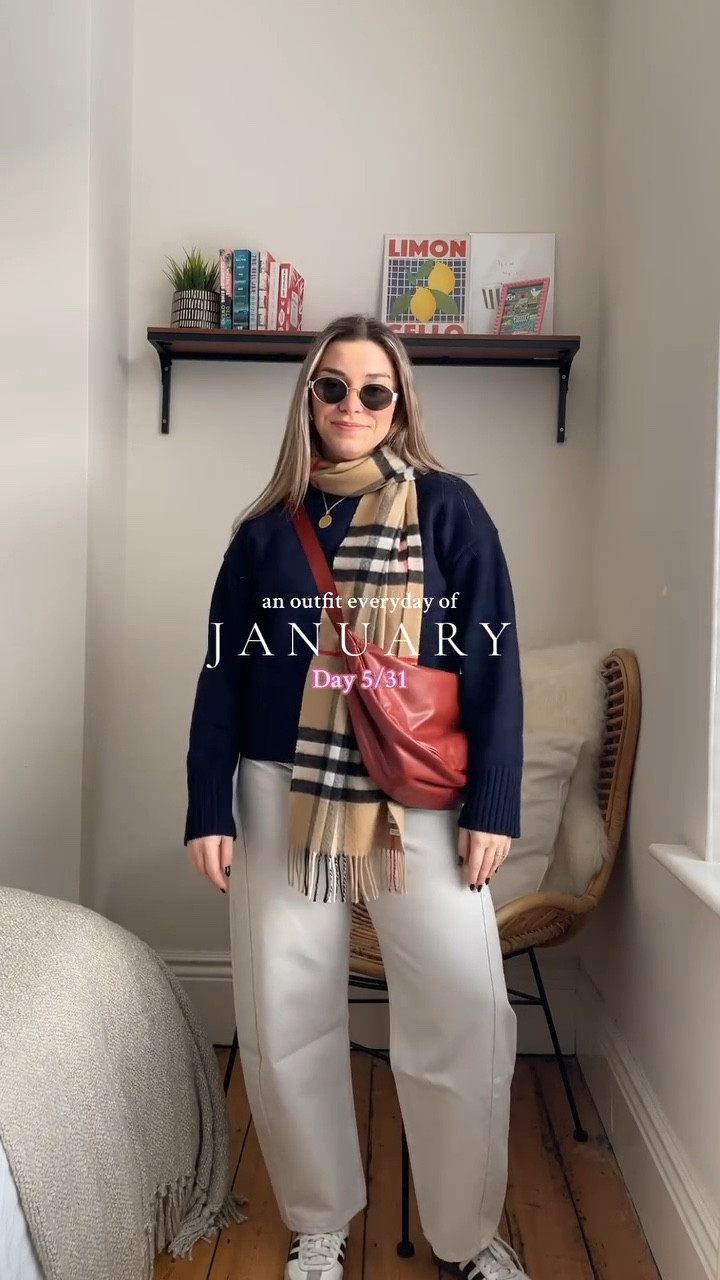 the rain & snow meant we were dressing up to stay indoors today ❄️ 

#Outfitinspo #outfits #januaryoutfits #ootdinspo #outfitinspiration #fashioninspo #outfitideas