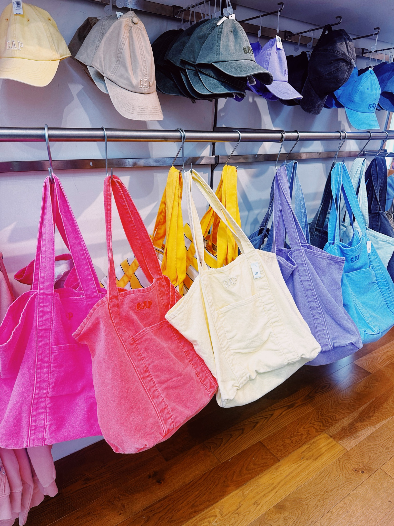 GAP TOTE BAGS!!🩷💛💜🩵


#LTKSeasonal #LTKFindsUnder50 #LTKStyleTip