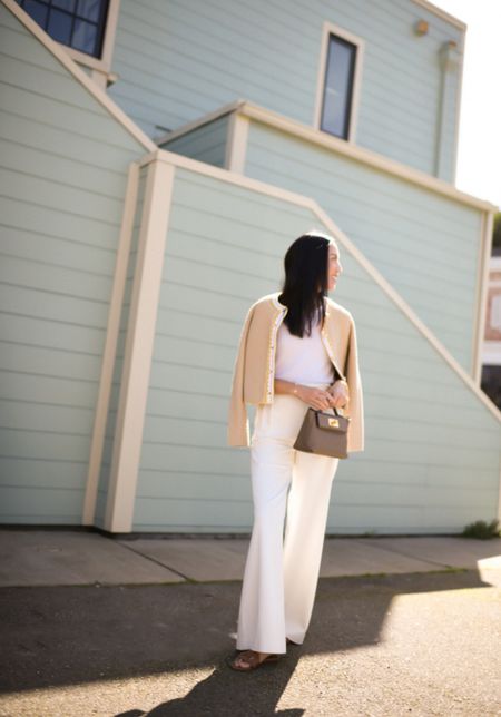 When pants were ‘skinnier,’ I avoided cropped layers, but wide leg pants are perfect for the new cropped layers, and these are among my favorites.

#workoutfit
#springoutfit
#summeroutfi
#whitejeans
#croppedjacket

#LTKsalealert #LTKstyletip #LTKSeasonal