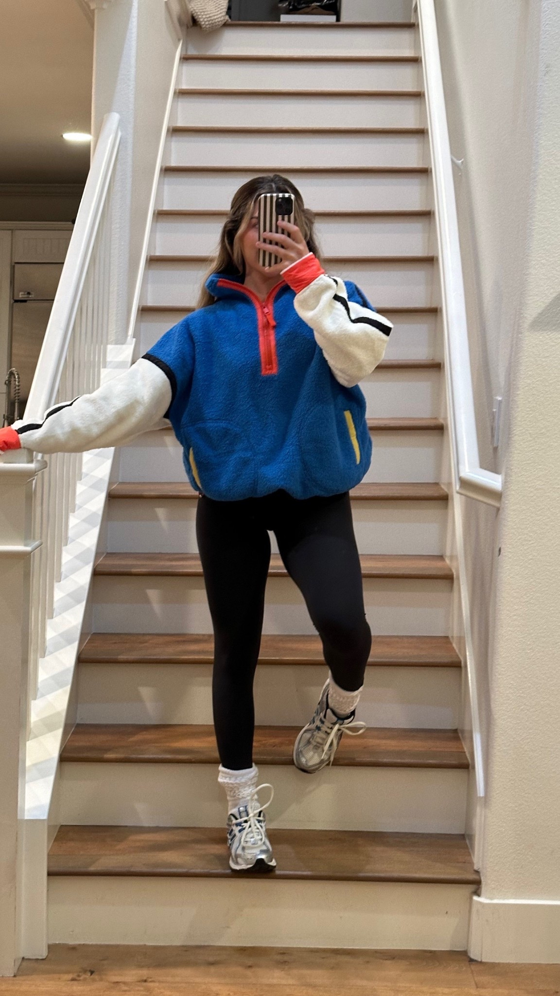 Cozy out and about fit!!! Wearing a medium in the jacket and a small legging ❤️✨ ‘code: KKFIT’ to save on the leggings 