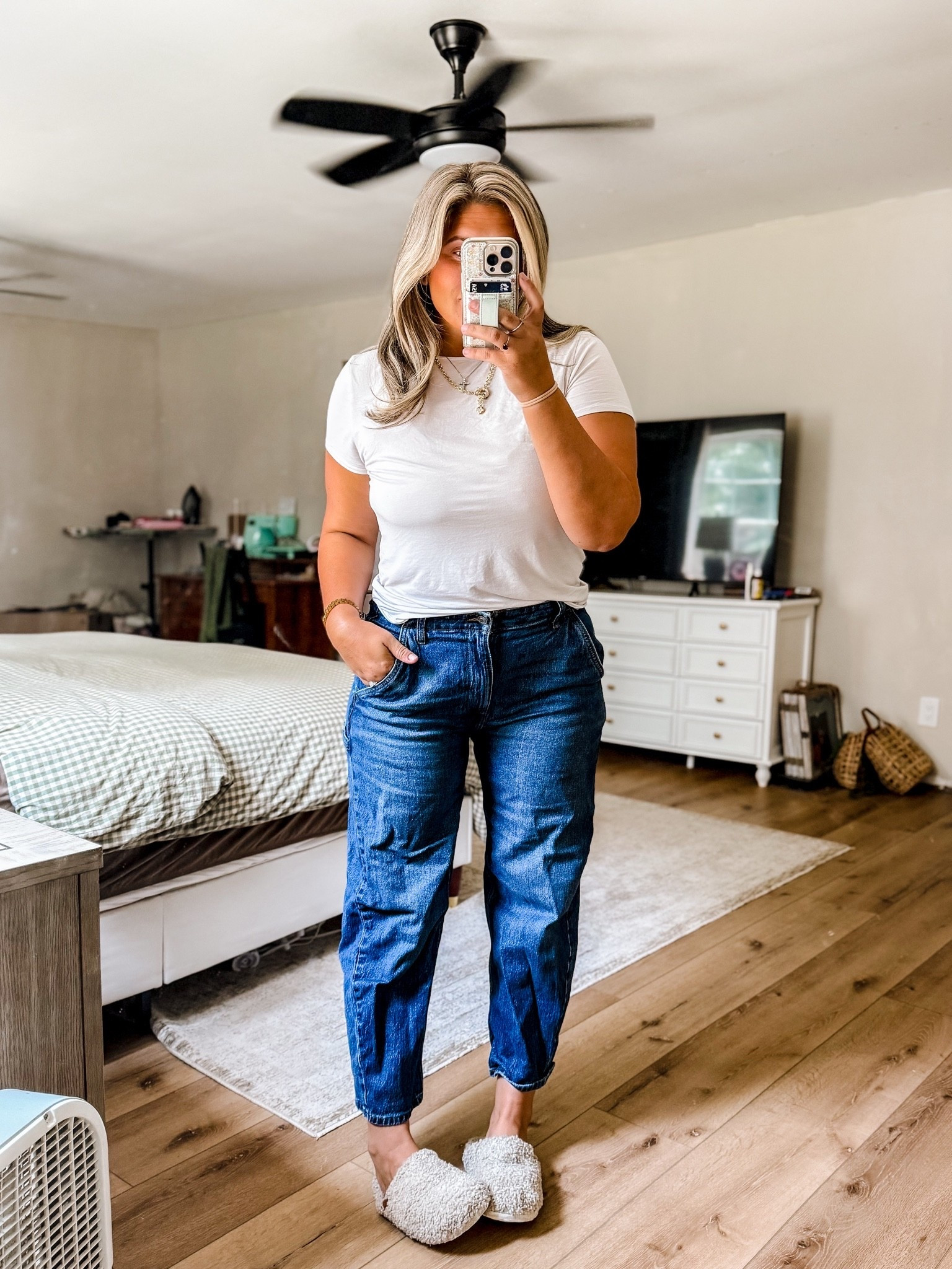 Looove these barrel jeans. I own them in 3 colors! Size 12. True to size

#LTKgrwm #LTKootd #LTKmomlife
