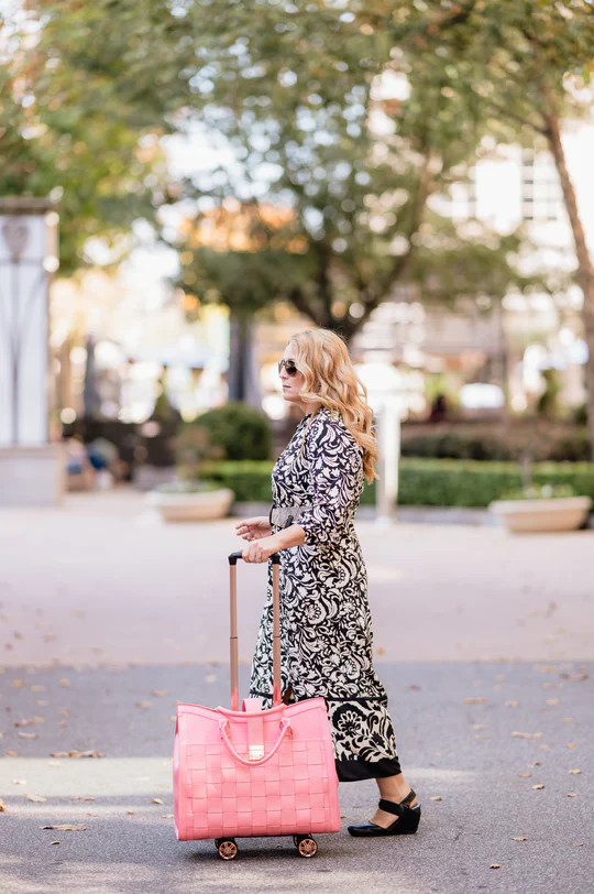 French Rose - Kinsely Model | Execuluxe