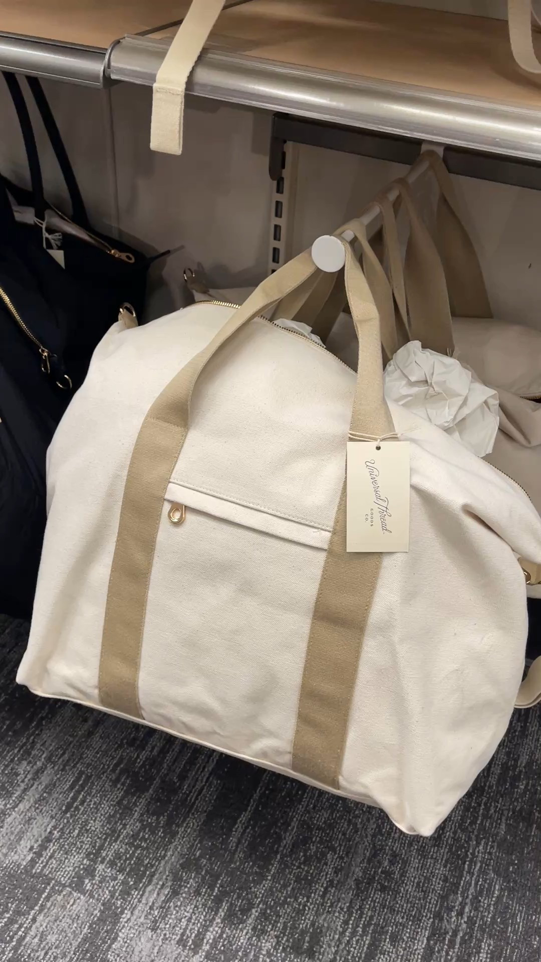 Target weekender bags
New tote bags at Target


#LTKFindsUnder50 #LTKItBag #LTKSeasonal