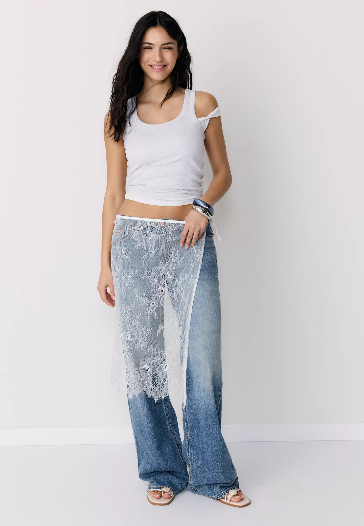 Lace pareo - Women's Neckerchiefs and scarves | Stradivarius United Kingdom | Stradivarius (UK)