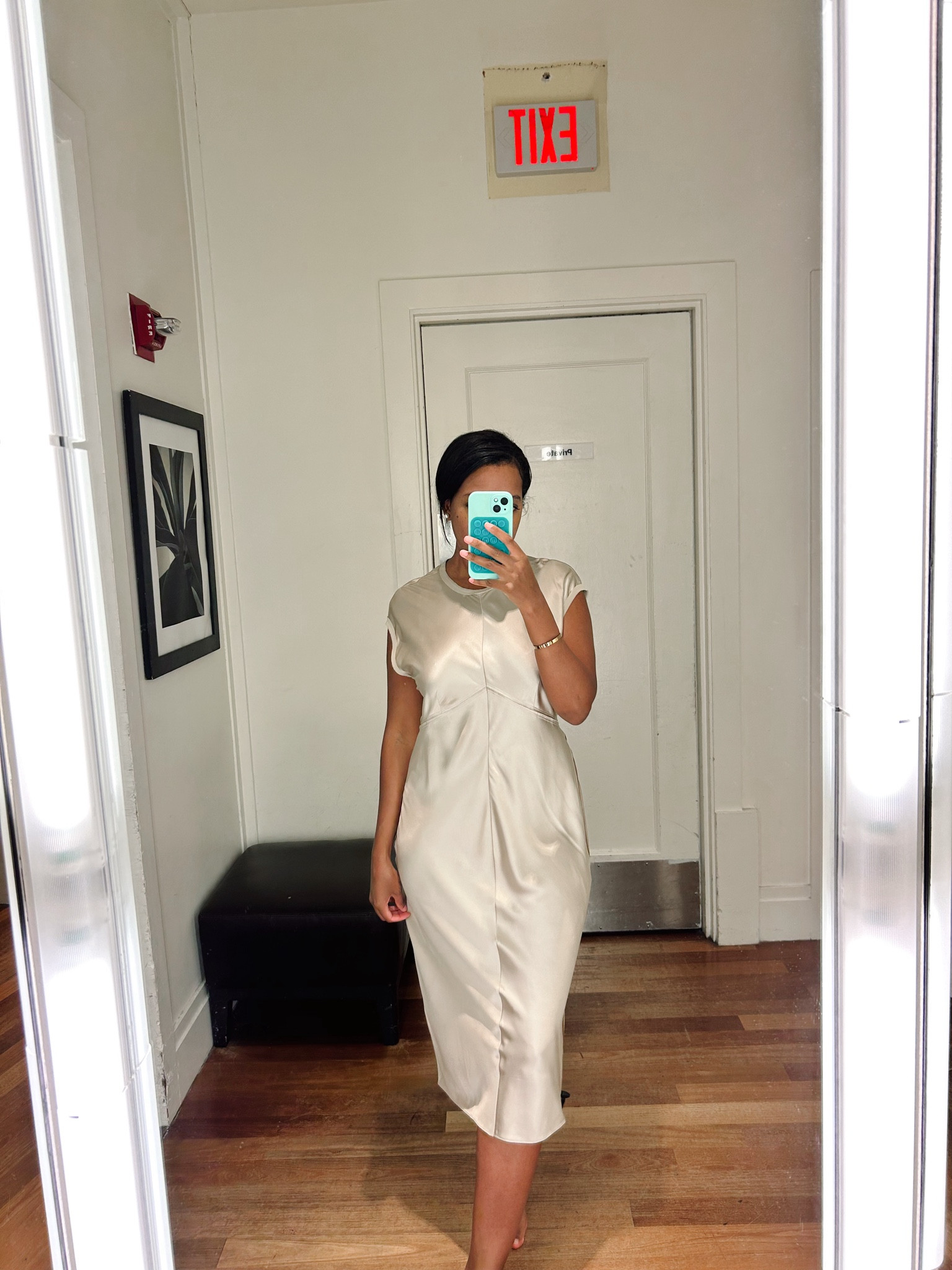 40% off full priced items! 

Silk dress from Banana Republic - wearing a size S 

#LTKstyletip #LTKworkwear #LTKsalealert